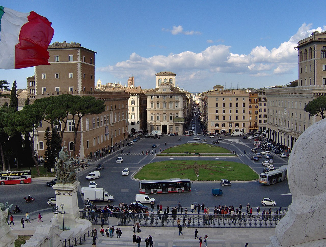 Piazza Venezia a time ridge betweeen modern day present and 3000 year old past